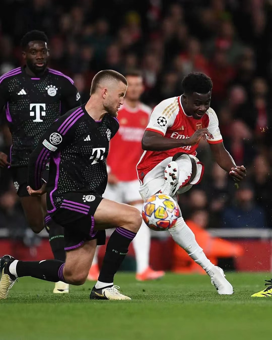 惊心动魄的四强对决,球迷热血沸腾的简单介绍 惊心动魄的四强对决,球迷热血沸腾的简单介绍