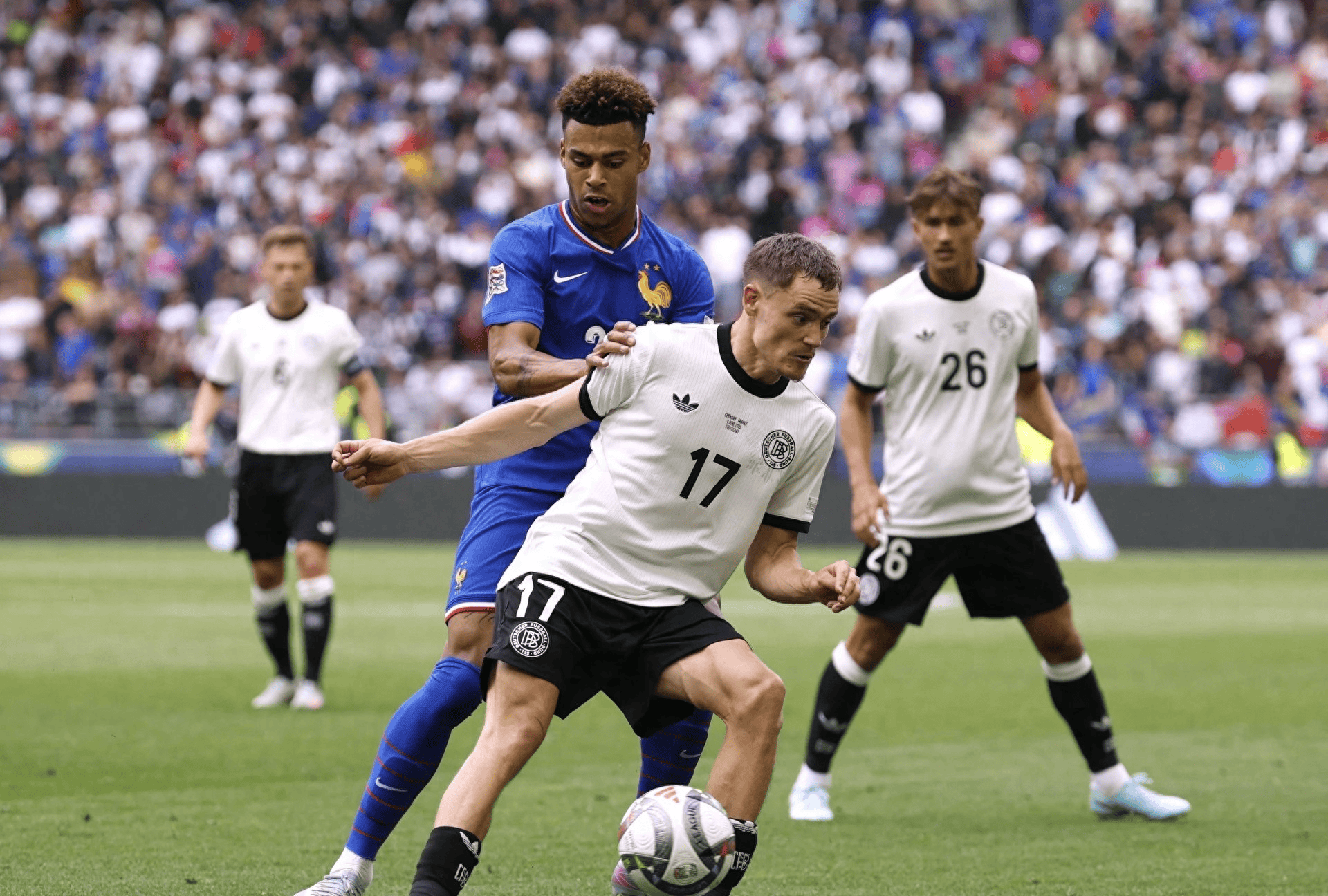 德国队险胜英格兰队，奥恰洛夫带队取胜的简单介绍