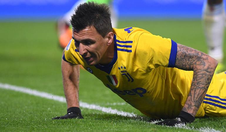 关于尤文图斯门将受伤，悬念增加的信息