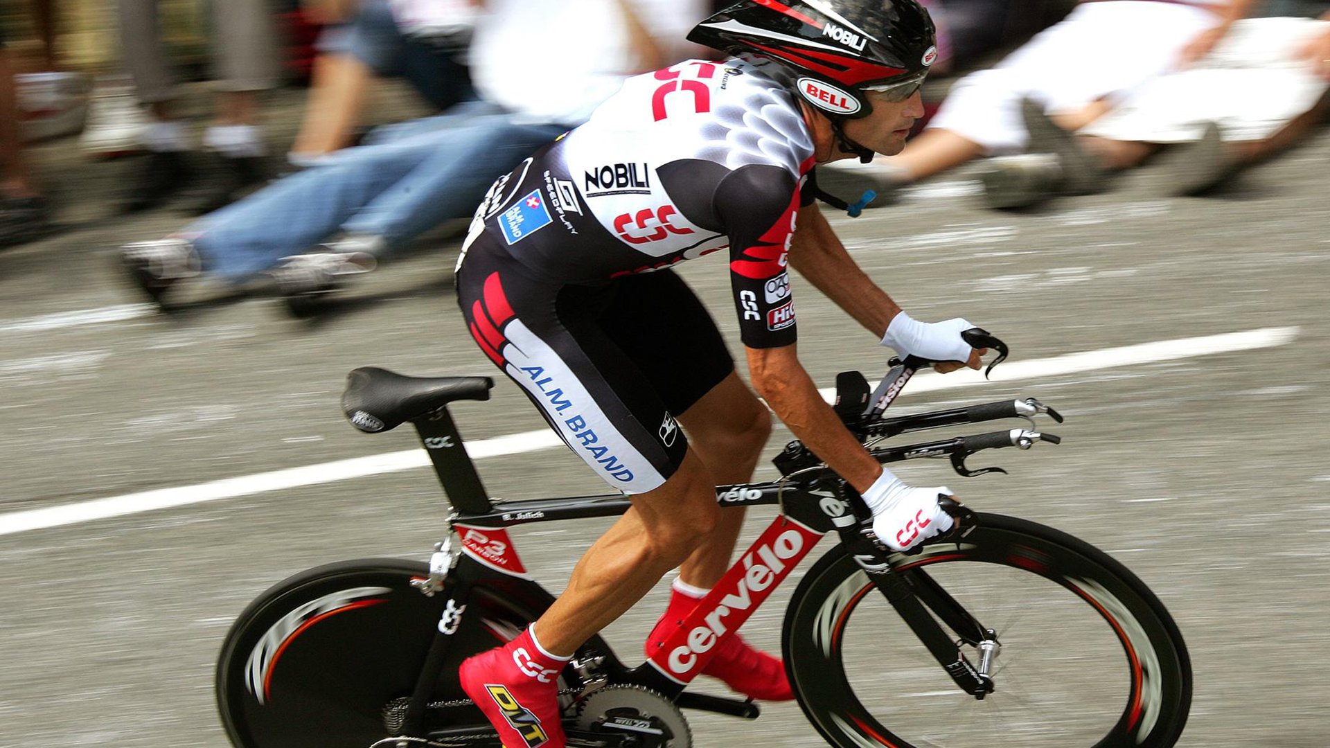 帕尔默爆发破僵局，巴拉圭巅峰对决险胜丹麦