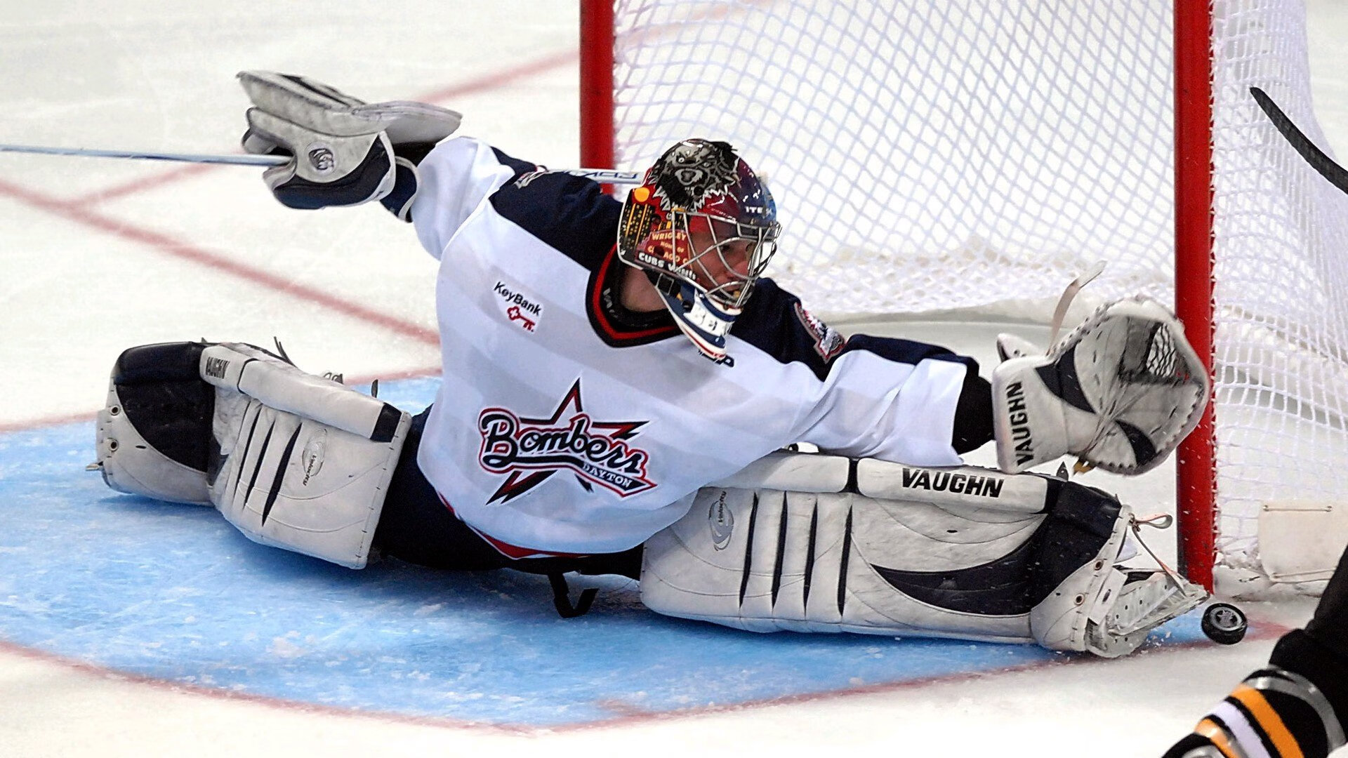 开云官网-当英格拉姆的镰刀划破汽车城夜空—雄鹿与活塞的战争，与一个杀手的诞生